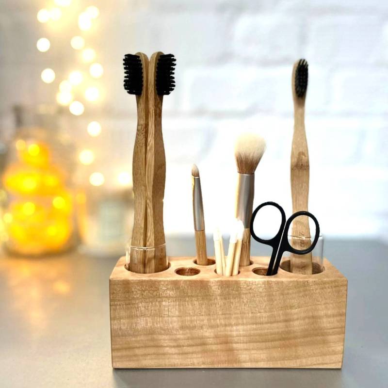 Kosmetik Organizer Holz // Kosmetikständer & Make Up Halter Badezimmer Deko Pinsel Aufbewahrung Personalisierbar Kosmetik Organizer Holz // Kosmetikständer & Make Up Halter Badezimmer Deko Pinsel Aufbewahrung Personalisierbar von Myflowermeadow