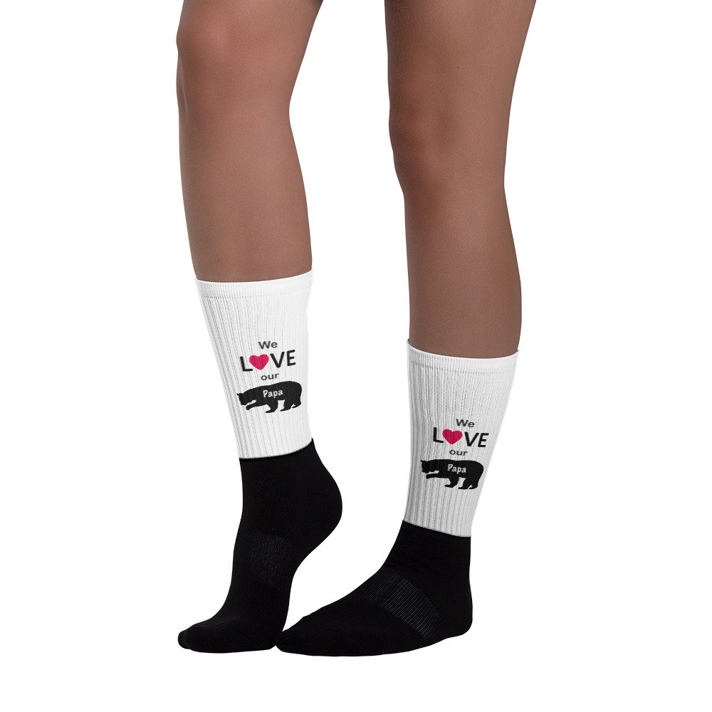 Wir Lieben Unsere Papa Bär Socken Wir Lieben Unsere Papa Bär Socken von Myfriendcaroline
