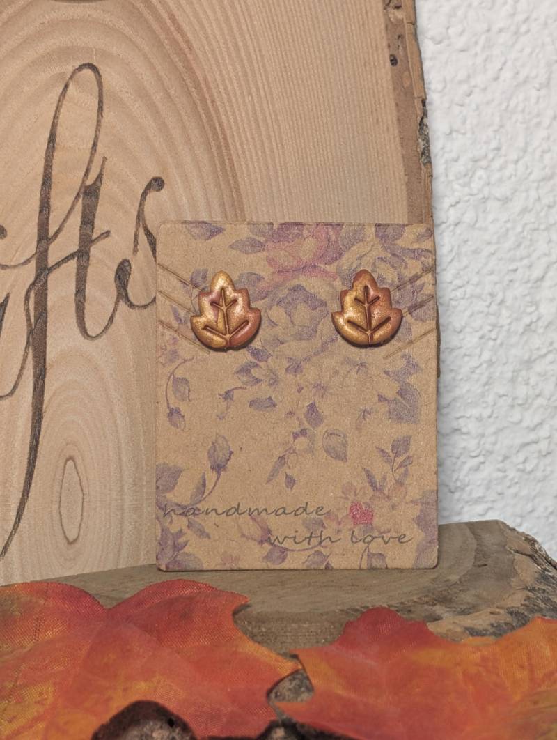 Fimo Ohrstecker Eichenblatt - Handgemachter Herbst Schmuck | Goldbraune Blätter Ohrringe Geschenkidee Für Naturfreunde & Herbstfans Fimo Ohrstecker Eichenblatt - Handgemachter Herbst Schmuck | Goldbraune Blätter Ohrringe Geschenkidee Für Naturfreunde & Herbstfans von MygoodfeelingEtsy