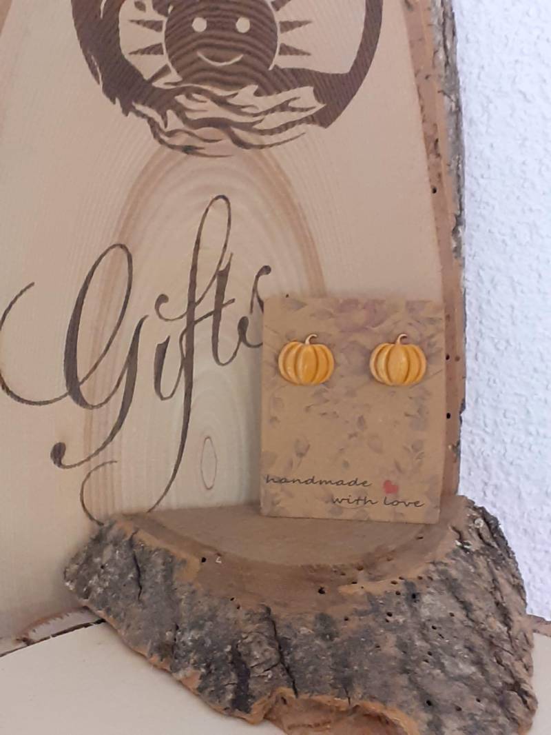 Großer Kürbis-Ohrstecker Aus Fimo - Handgemachter Halloween Ohrring Herbst Schmuck Polymer Clay Pumpkin Stud von MygoodfeelingEtsy