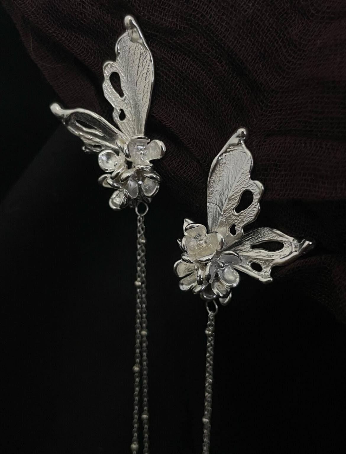 Handgefertigte Ohrringe Aus Geschnitzter Wachsform Mit 925Er Silber - Osmanthus & Trockene Blätter Schmetterling Design von MyiMaiCo