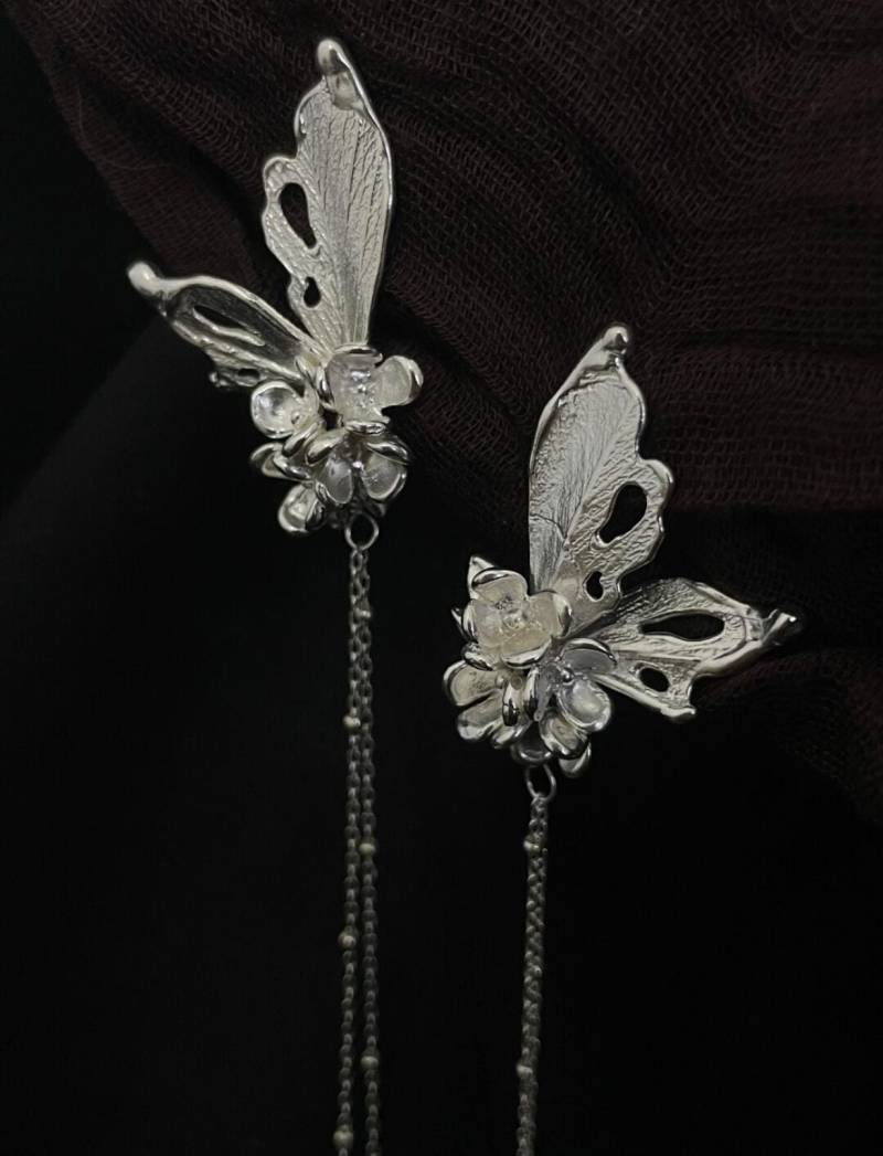 Handgefertigte Ohrringe Aus Geschnitzter Wachsform Mit 925Er Silber - Osmanthus & Trockene Blätter Schmetterling Design Handgefertigte Ohrringe Aus Geschnitzter Wachsform Mit 925Er Silber - Osmanthus & Trockene Blätter Schmetterling Design von MyiMaiCo