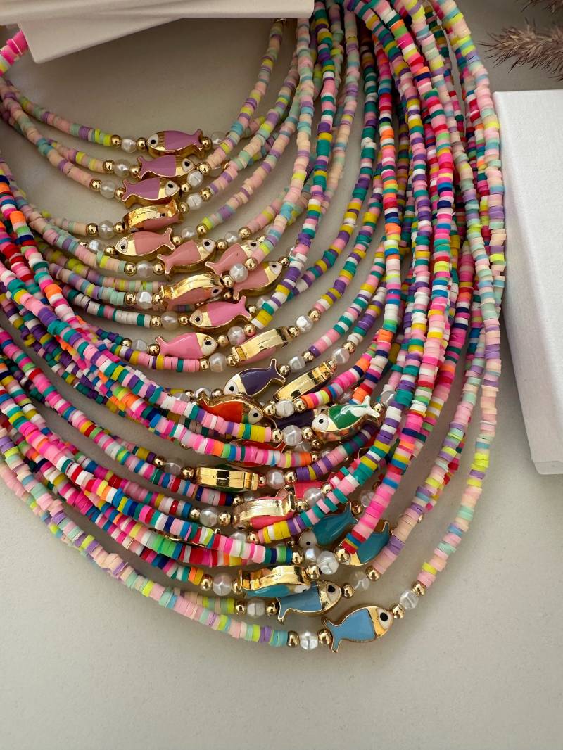 Fimokette Mit Fisch Charm/Halskette Für Kinder/Mädchen/Perlenkette Im Boho Stil/Strand Kette/Pearl Necklace/Beach Necklace von MylaurelAccessories