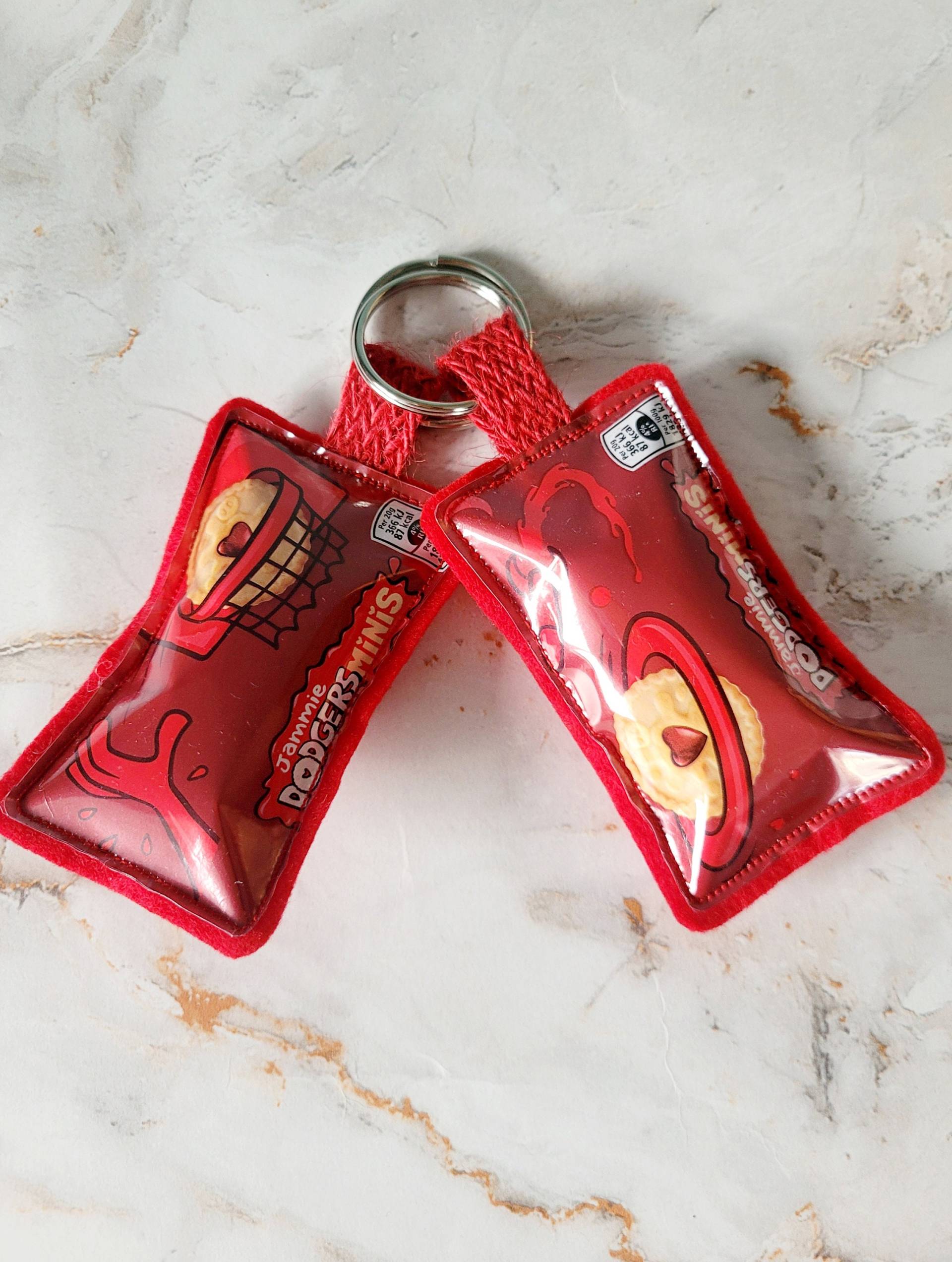 Jammie Dodgers Schlüsselanhänger Handgefertigt Aus Einer Recycelten Keks-Wrapper Für Geburtstage, Jubiläen Oder Valentinstage Jammie Dodgers Schlüsselanhänger Handgefertigt Aus Einer Recycelten Keks-Wrapper Für Geburtstage, Jubiläen Oder Valentinstage von Mylittlesweethearts