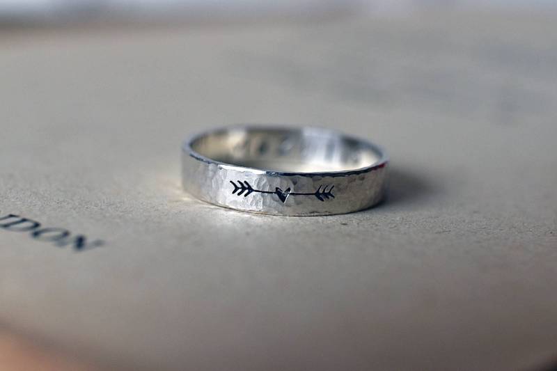 Silber Herz Und Pfeil Ring - Versprechen Strukturierter Sterling Handgemachter Geschenk Für Sie von MyliuDesign