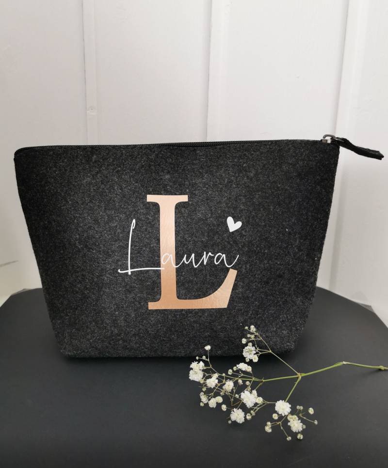 Filztasche Personalisiert/ Kosmetiktasche/Anfangsbuchstabe Mit Namen/ 28 X 19 cm von Mylovelyplott