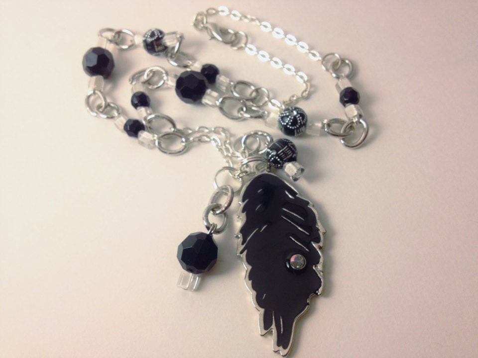 Amsel Feder Und Silber Anhänger Perlenkette Handarbeit Original Schmuck Amsel Feder Und Silber Anhänger Perlenkette Handarbeit Original Schmuck von MynisaUnique