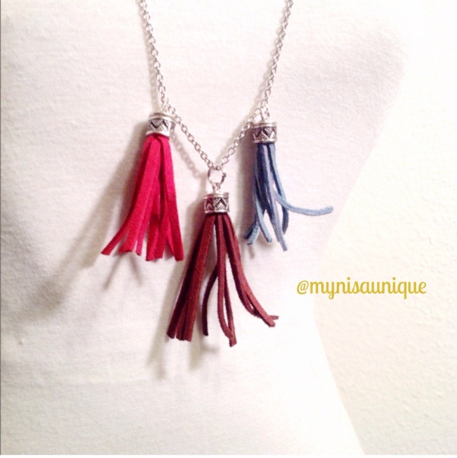 Lange Tassle Halskette/Rot Braun Und Blau Wildleder Quaste Lange Lange Tassle Halskette/Rot Braun Und Blau Wildleder Quaste Lange von MynisaUnique