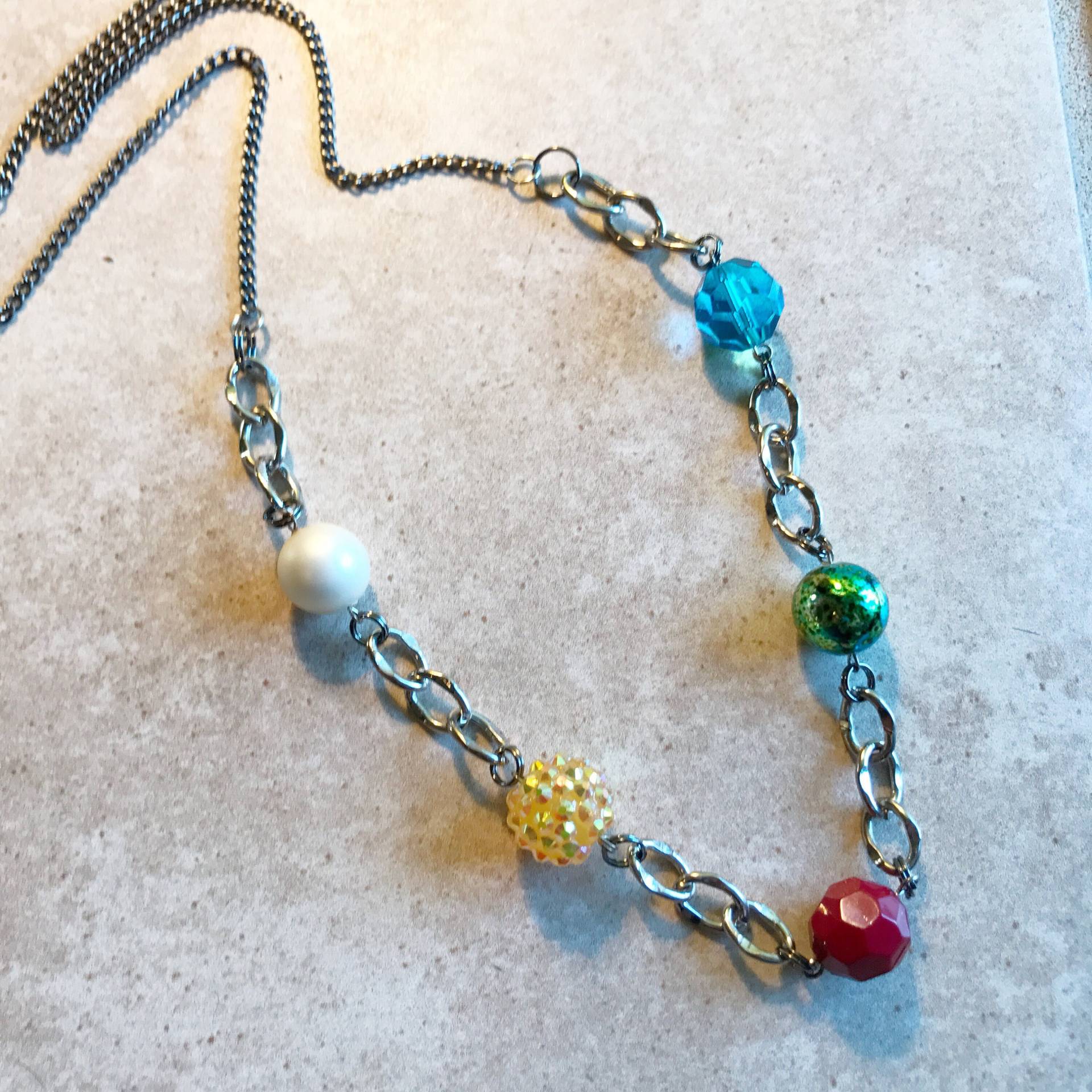 Regenbogen Mehrfarbige Perlen Halskette Silber Kette Hellen Schmuck Regenbogen Mehrfarbige Perlen Halskette Silber Kette Hellen Schmuck von MynisaUnique