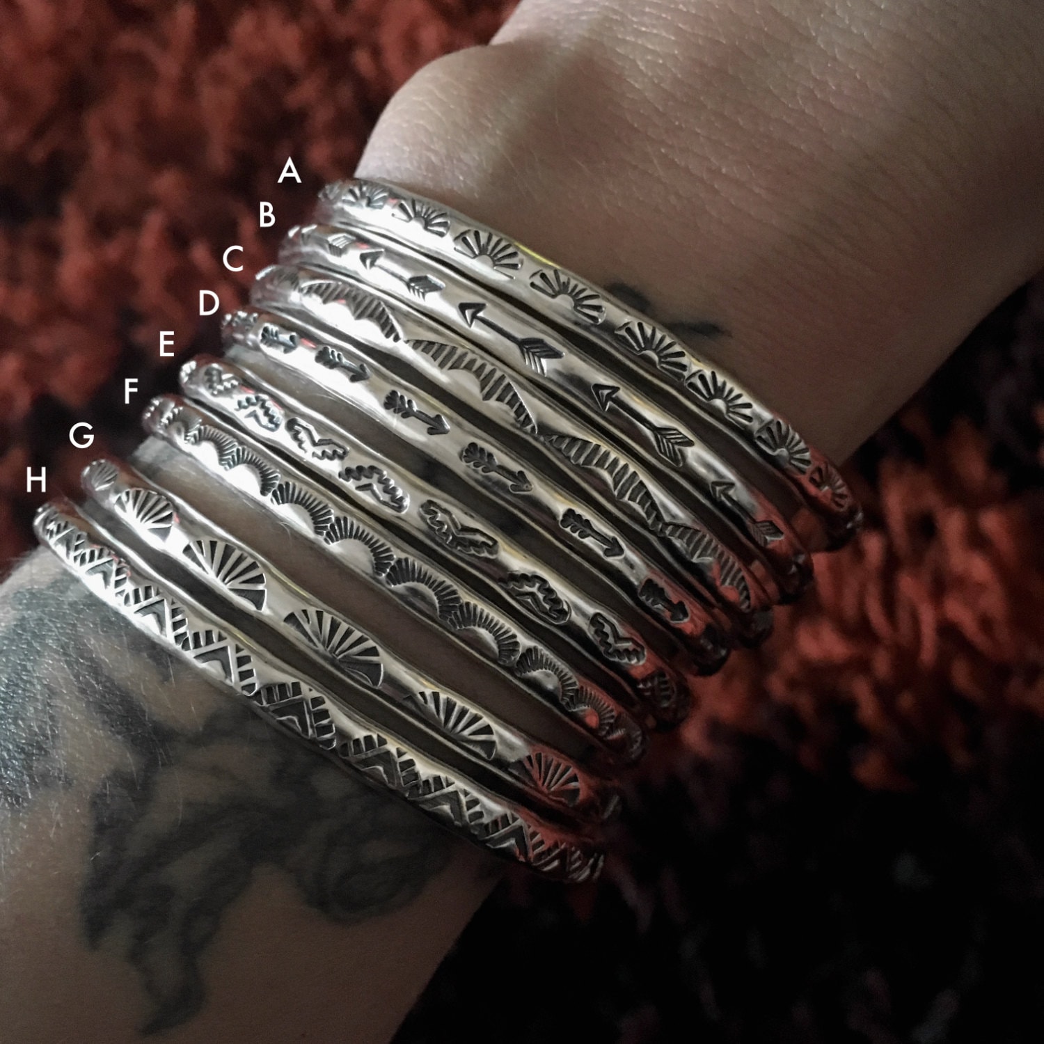 Individuelle Gestempelte Sterling Stacker Cuffs - Silber Cuff Armbänder Hand Gestempelt Individuelle Gestempelte Sterling Stacker Cuffs - Silber Cuff Armbänder Hand Gestempelt von MyopicVoid