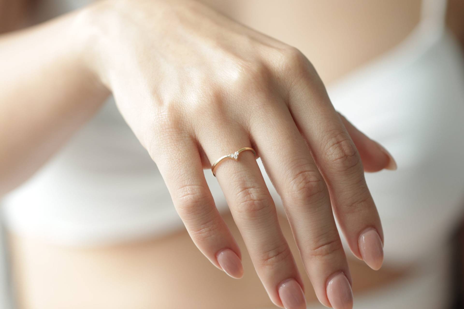 10K/14K/18K Gold V-Förmiger Ring/Gebogener Ehering Handgemachter Chevron Diamant Zierlicher Bestes Muttertagsgeschenk Weihnachtsgeschenk 10K/14K/18K Gold V-Förmiger Ring/Gebogener Ehering Handgemachter Chevron Diamant Zierlicher Bestes Muttertagsgeschenk Weihnachtsgeschenk von MyraFineJewelry