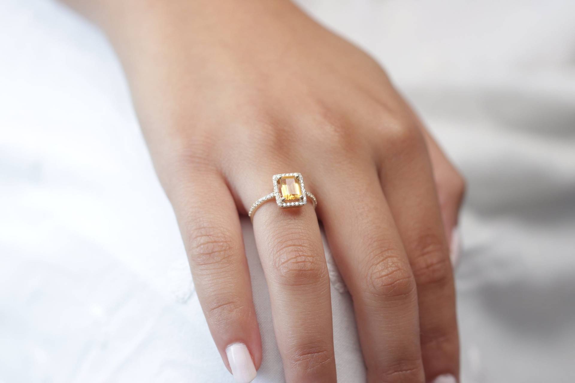 10K/14K 18K Gold 7 X 5 Mm Baguette Citrin Ring Solid Handgemachter Bestes Muttertagsgeschenk 10K/14K 18K Gold 7 X 5 Mm Baguette Citrin Ring Solid Handgemachter Bestes Muttertagsgeschenk von MyraFineJewelry