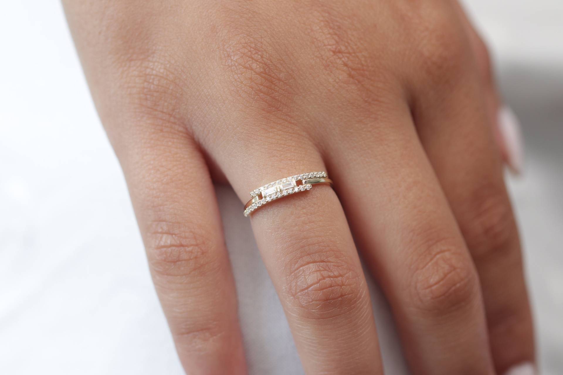 10K/14K 18K Gold Baguette Diamant Ehering Solid Verlobungsring Handgefertigter Minimaler Ring Bestes Muttertagsgeschenk Weihnachtsgeschenk 10K/14K 18K Gold Baguette Diamant Ehering Solid Verlobungsring Handgefertigter Minimaler Ring Bestes Muttertagsgeschenk Weihnachtsgeschenk von MyraFineJewelry