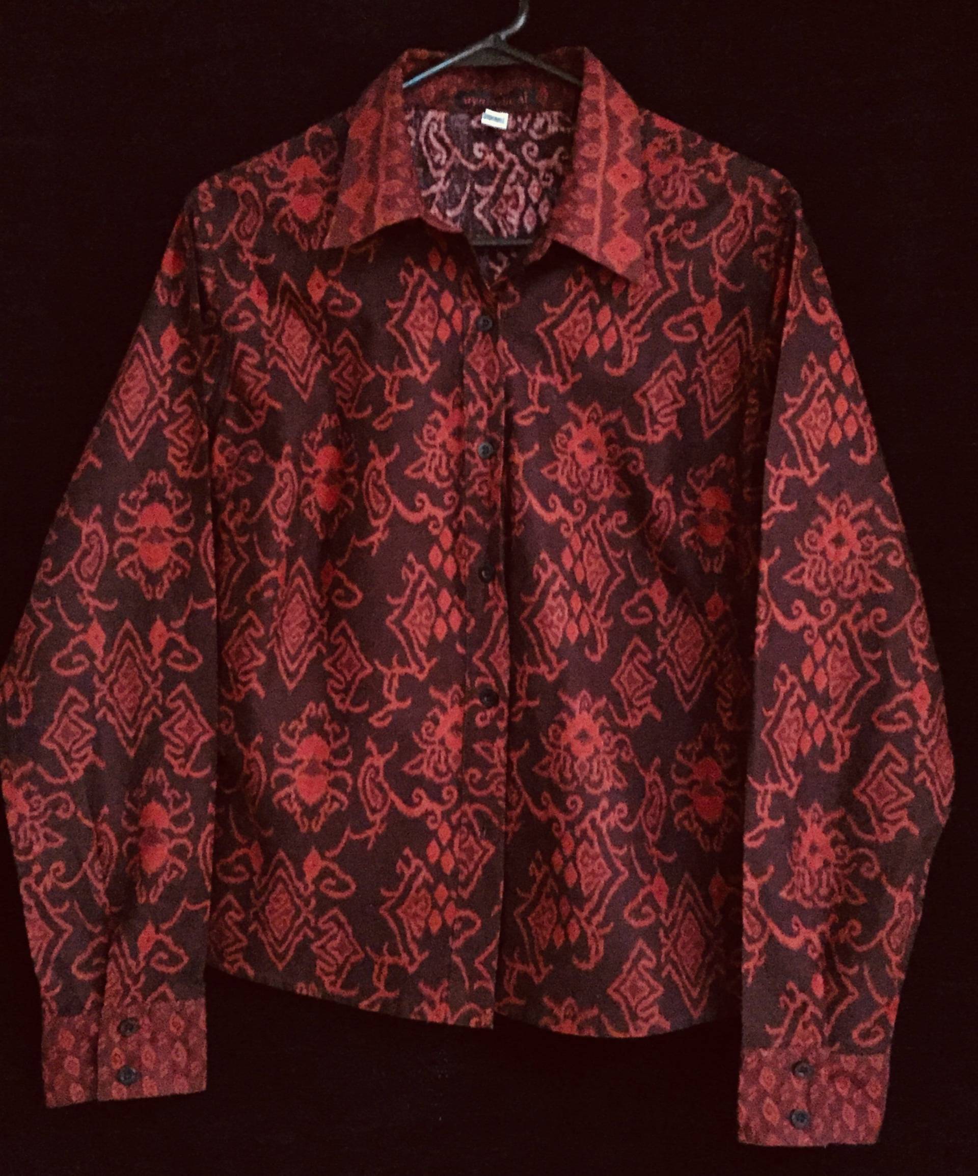 Bedrucktes Batik Baumwolle Maßgeschneidertes Shirt Bedrucktes Batik Baumwolle Maßgeschneidertes Shirt von Myriadical