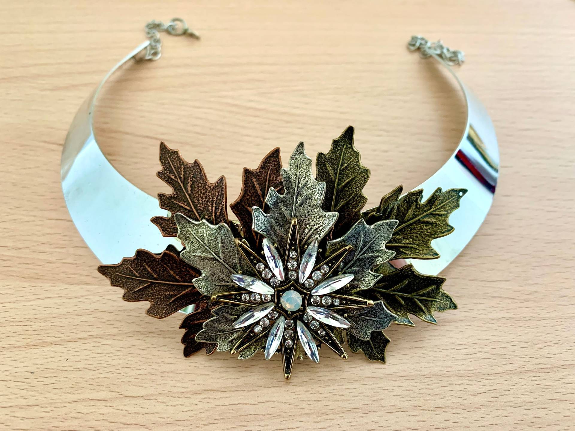 Art Deco Silberne Latzkette Mit Bronzenem Strassstern von Myriambijoux
