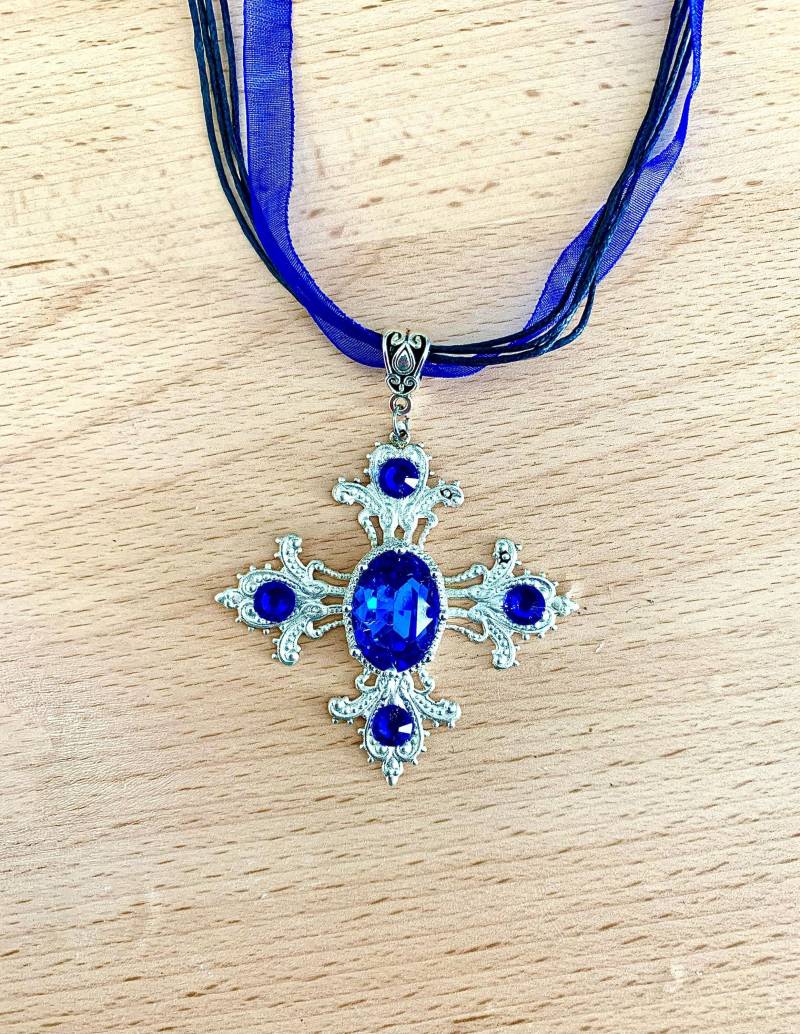 Barocke Kreuzkette, Versilbertes Malteserkreuz Und Blauer Swarovski-Kristall, Edelstahlkette Barocke Kreuzkette, Versilbertes Malteserkreuz Und Blauer Swarovski-Kristall, Edelstahlkette von Myriambijoux