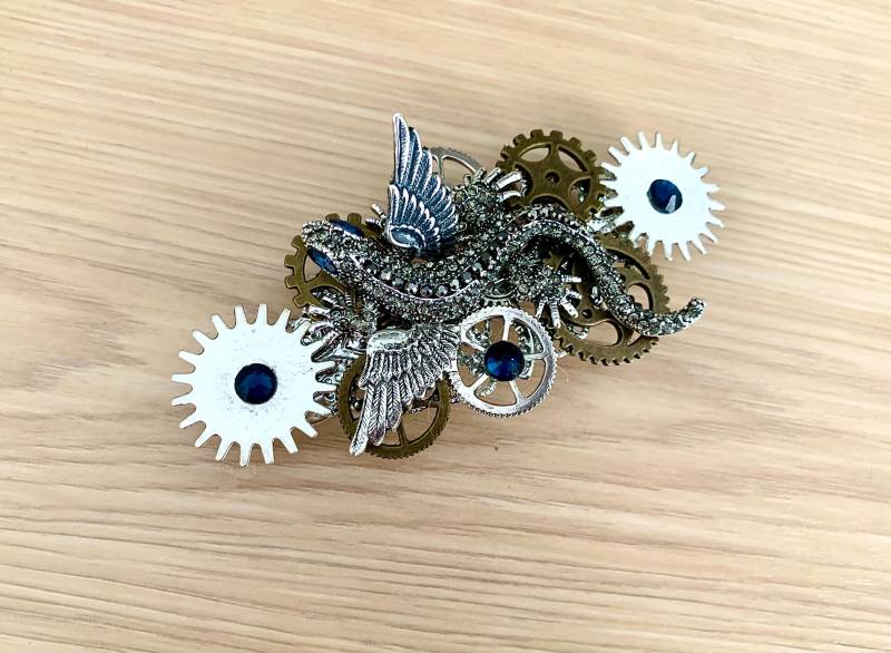 steampunk-Drachen-Haarspange Mit Zahnrädern, Getrieben Und Swarovski-Kristall-strasssteinen steampunk-Drachen-Haarspange Mit Zahnrädern, Getrieben Und Swarovski-Kristall-strasssteinen von Myriambijoux