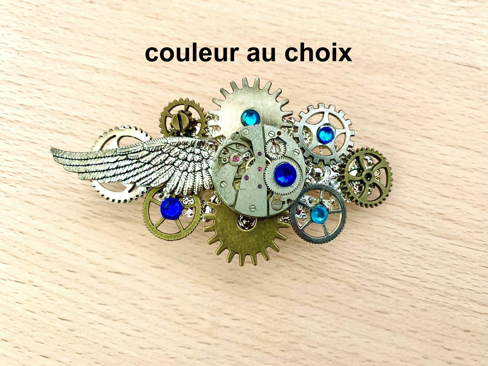 steampunk-Haarspange, Uhrwerk, Engelsflügel, Zahnräder Und Blauer Kristall von Myriambijoux