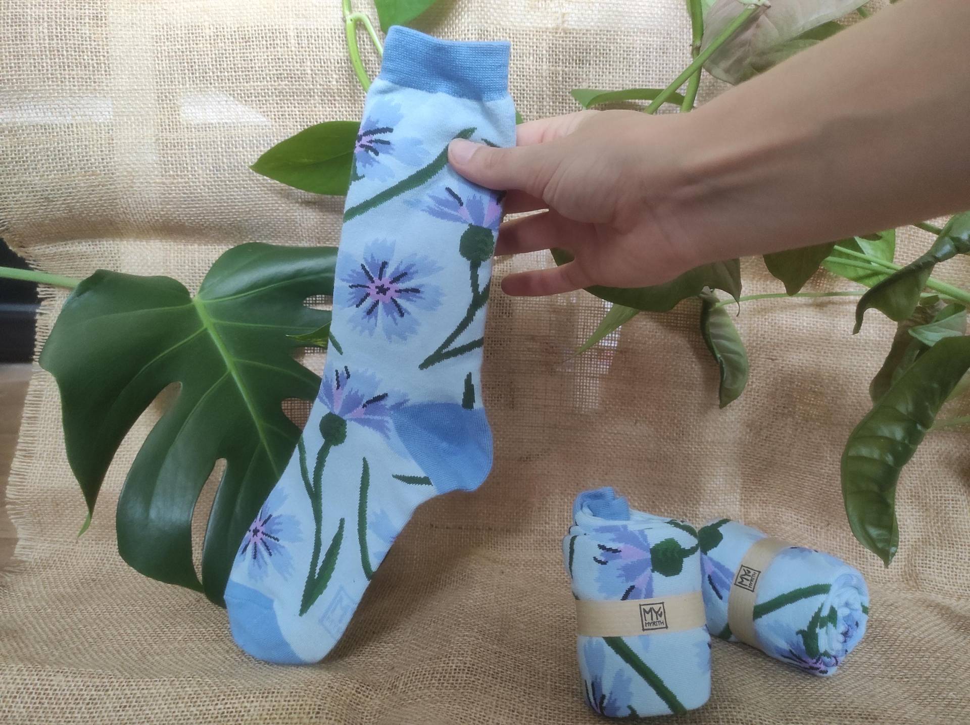 Designer Socken - Kornblume von MyrithArt