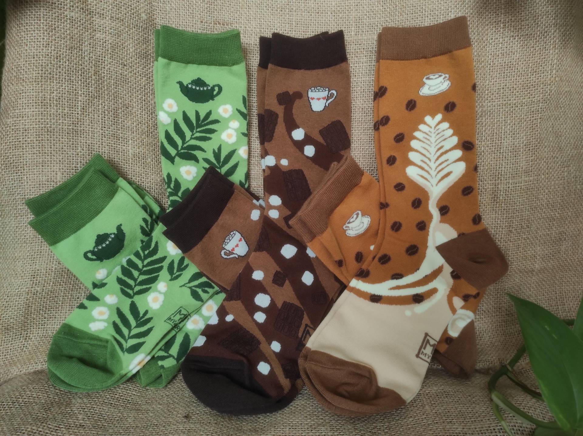 Designer Socken - Heiße Getränke von MyrithArt