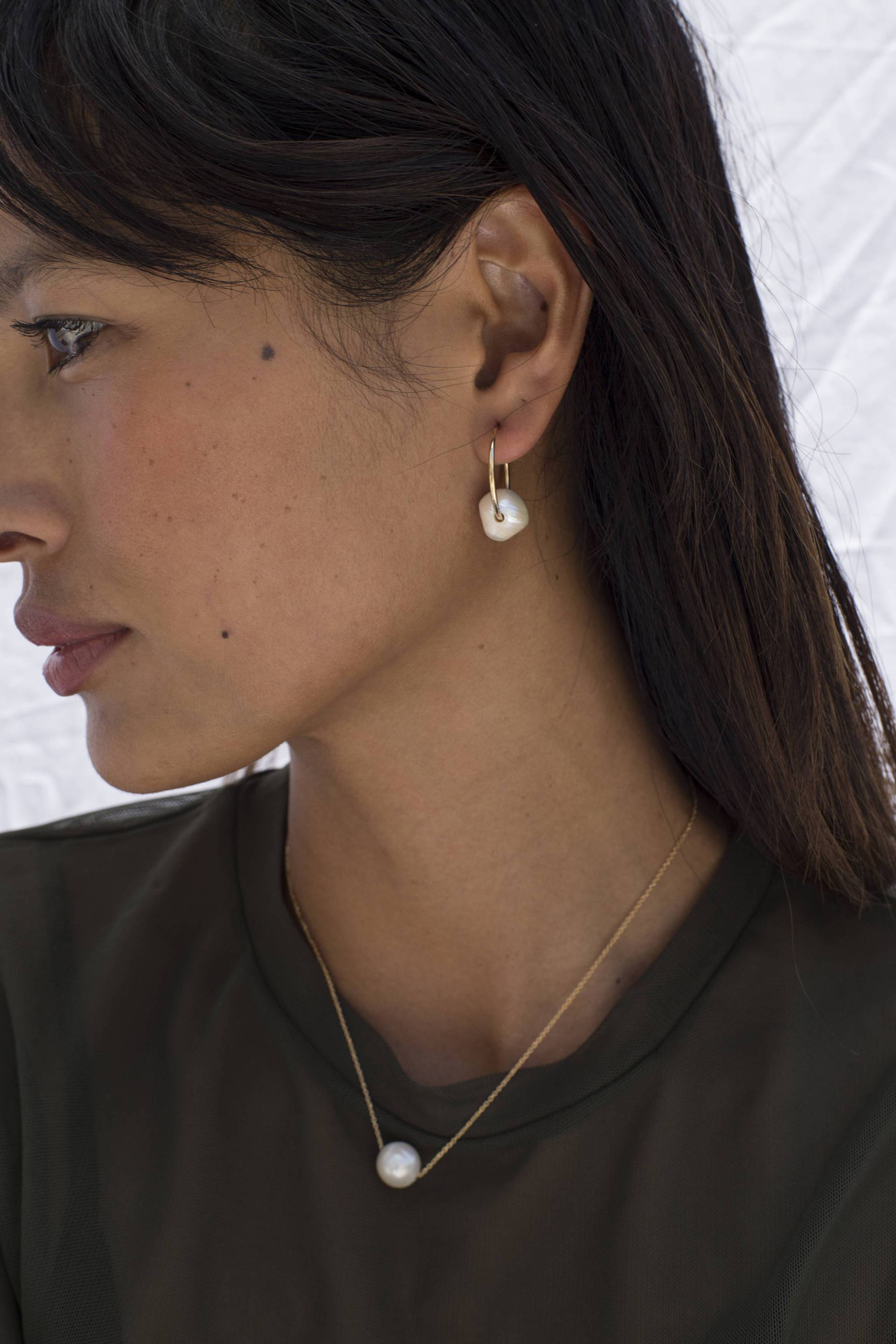 Perlenohrringe, Creolen, Perlenohrring, Große Perlenohrring von MyrrhJewelry