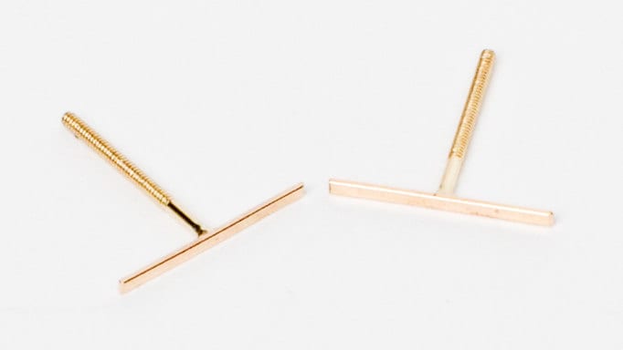 Winzige Lange 14 Karat Gold Linie Ohrringe - Solid Line Ohrstecker Goldbarren Winzige von MyrrhJewelry