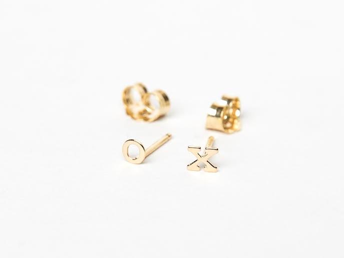 Winzige Solide 14 Karat Gold Anfang Ohrringe - Solid Buchstabe Benutzerdefinierte Geschichtete von MyrrhJewelry