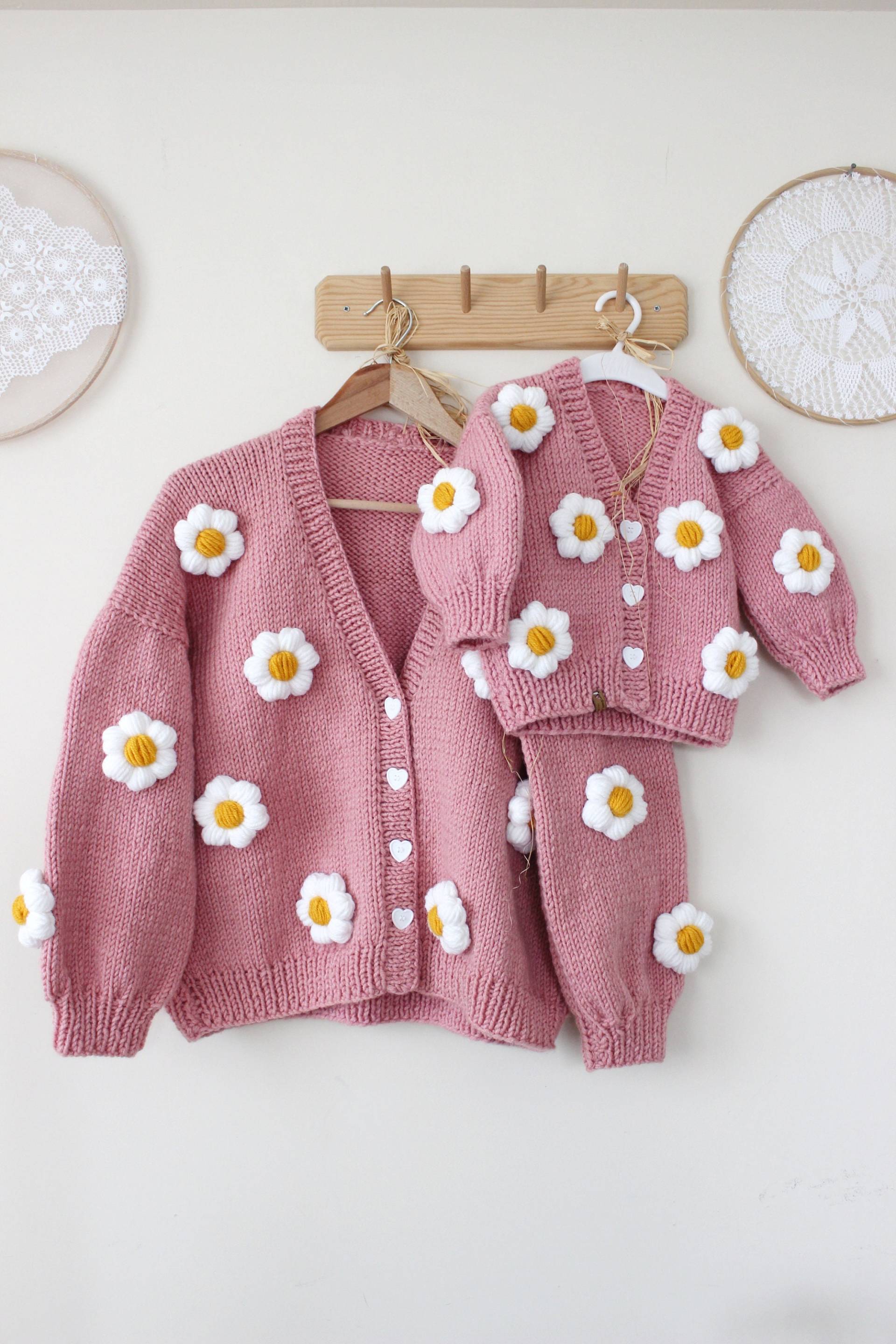 Mutter-Tochter Daisy Cardigan Kombination/Chunky Strickjacke Mutter Und Tochter Kombin Mutter-Tochter Daisy Cardigan Kombination/Chunky Strickjacke Mutter Und Tochter Kombin von Mysisloops