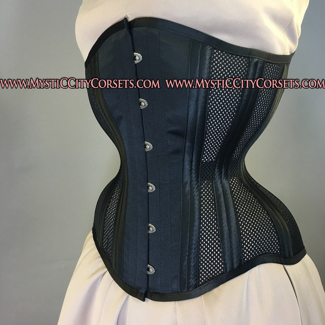 Neue Mcc-90 Schwarz Satin Sport Mesh Unterbrust Lange Linie Engschnüren Taille Training Korsett Mystic City Korsetts Neue Mcc-90 Schwarz Satin Sport Mesh Unterbrust Lange Linie Engschnüren Taille Training Korsett Mystic City Korsetts von MystiCCityCorsets