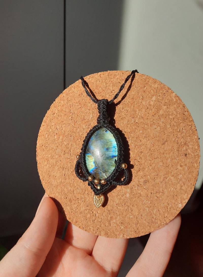 Labradorit Makramee Kette, Edelsteinschmuck, Kristalle Labradorit Makramee Kette, Edelsteinschmuck, Kristalle von MysticGemJewelryy