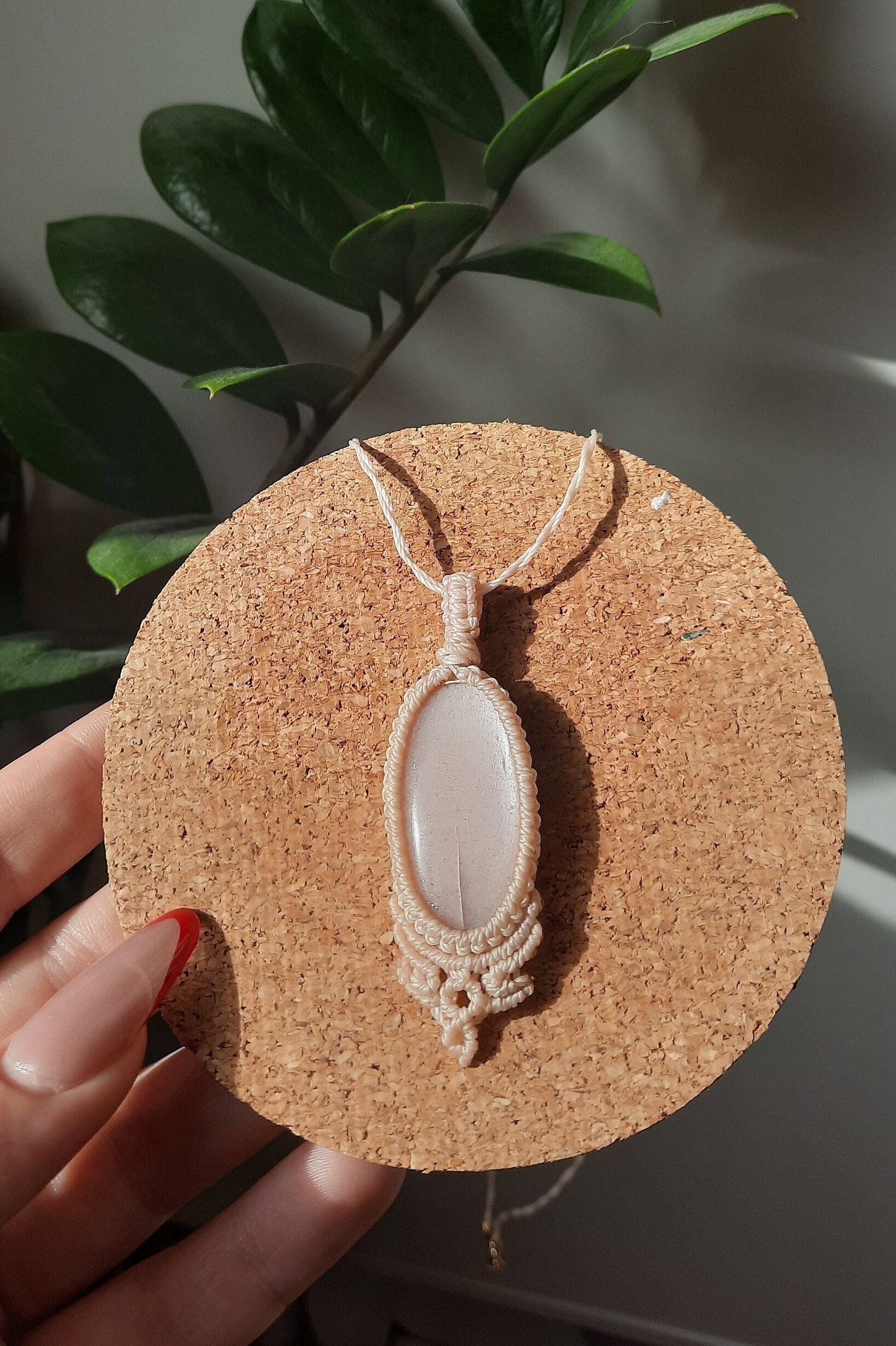 Mondstein Mit Sonnenstein Kristall Makramee Kette von MysticGemJewelryy