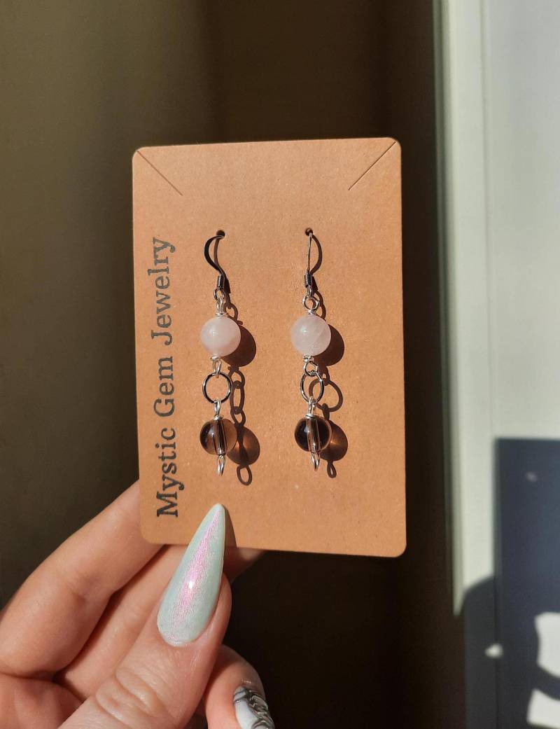 Rosenquarz Und Rauchquarz Doppel Ohrringe, Drahtschmuck, Edelsteinschmuck Rosenquarz Und Rauchquarz Doppel Ohrringe, Drahtschmuck, Edelsteinschmuck von MysticGemJewelryy