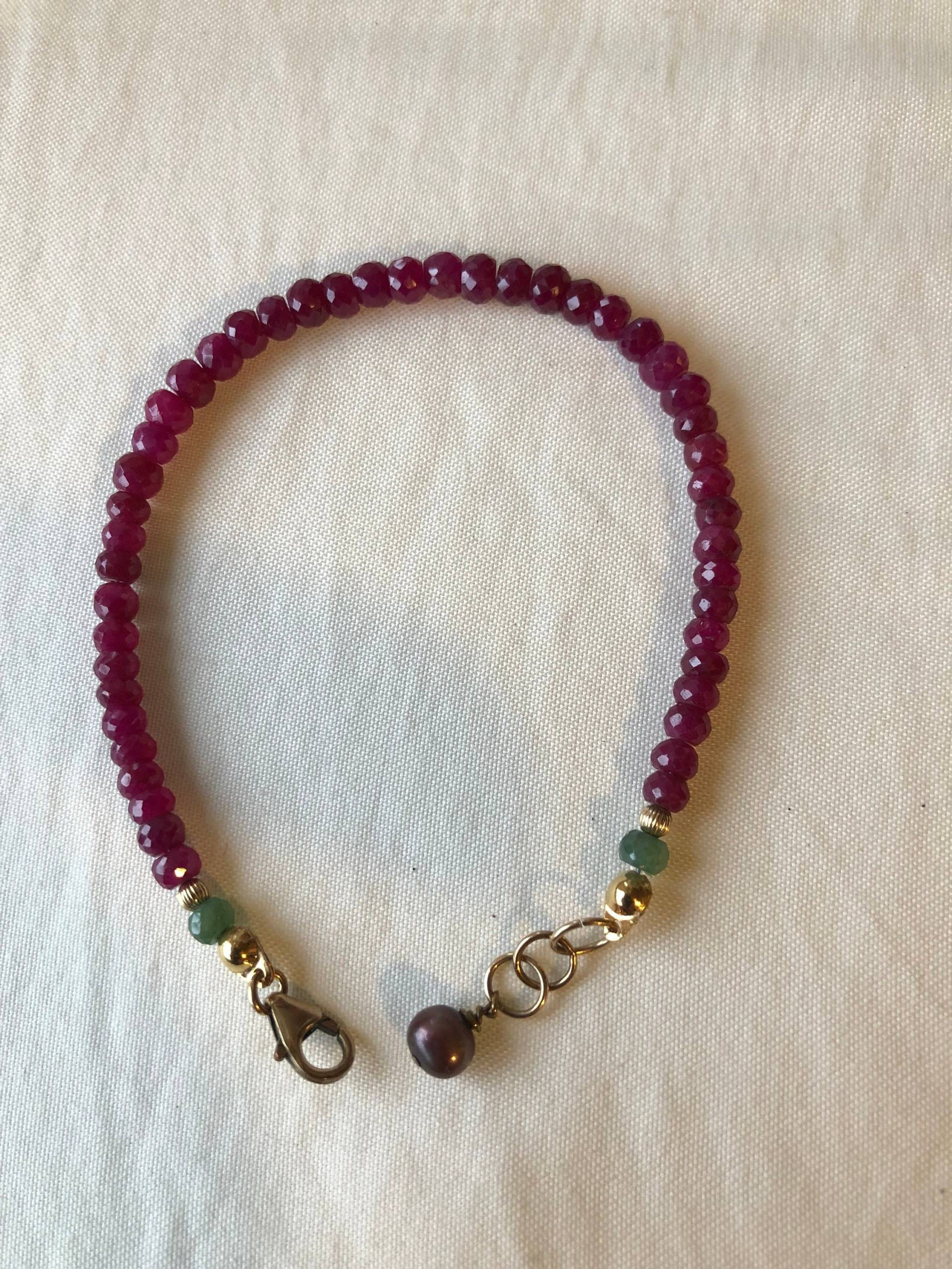 Rubin Und Iolith Edelstein Perlen Armbänder Rubin Und Iolith Edelstein Perlen Armbänder von MysticJewelsByMaria