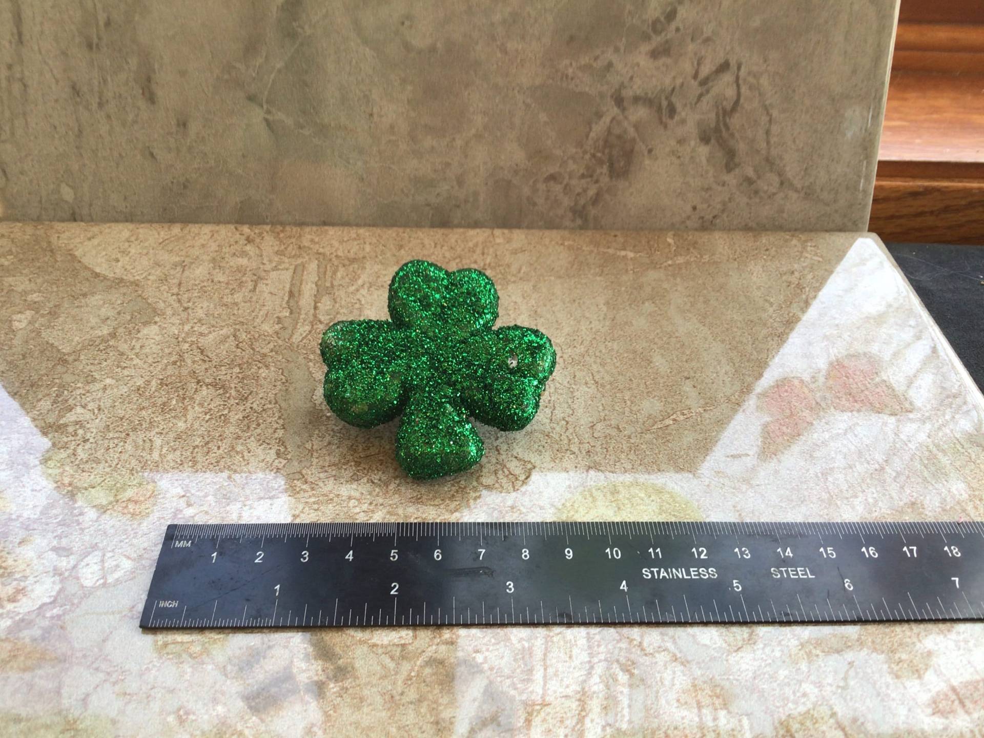 st. Patrick's Day Dunkelgrün Glitzernde Kleeblatt Haarspange von MysticMerchantGifts