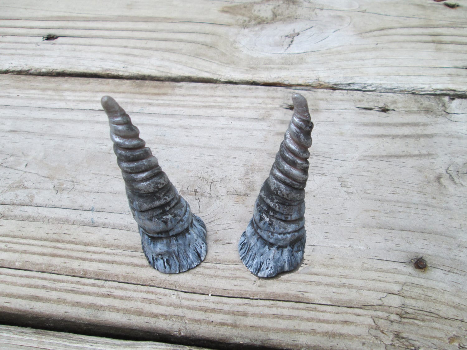 Handgefertigte Gedrehte Kostümhörner Aus Resin Leichtes Cosplay Accessoire Handgefertigte Gedrehte Kostümhörner Aus Resin Leichtes Cosplay Accessoire von MysticRealmsArtist