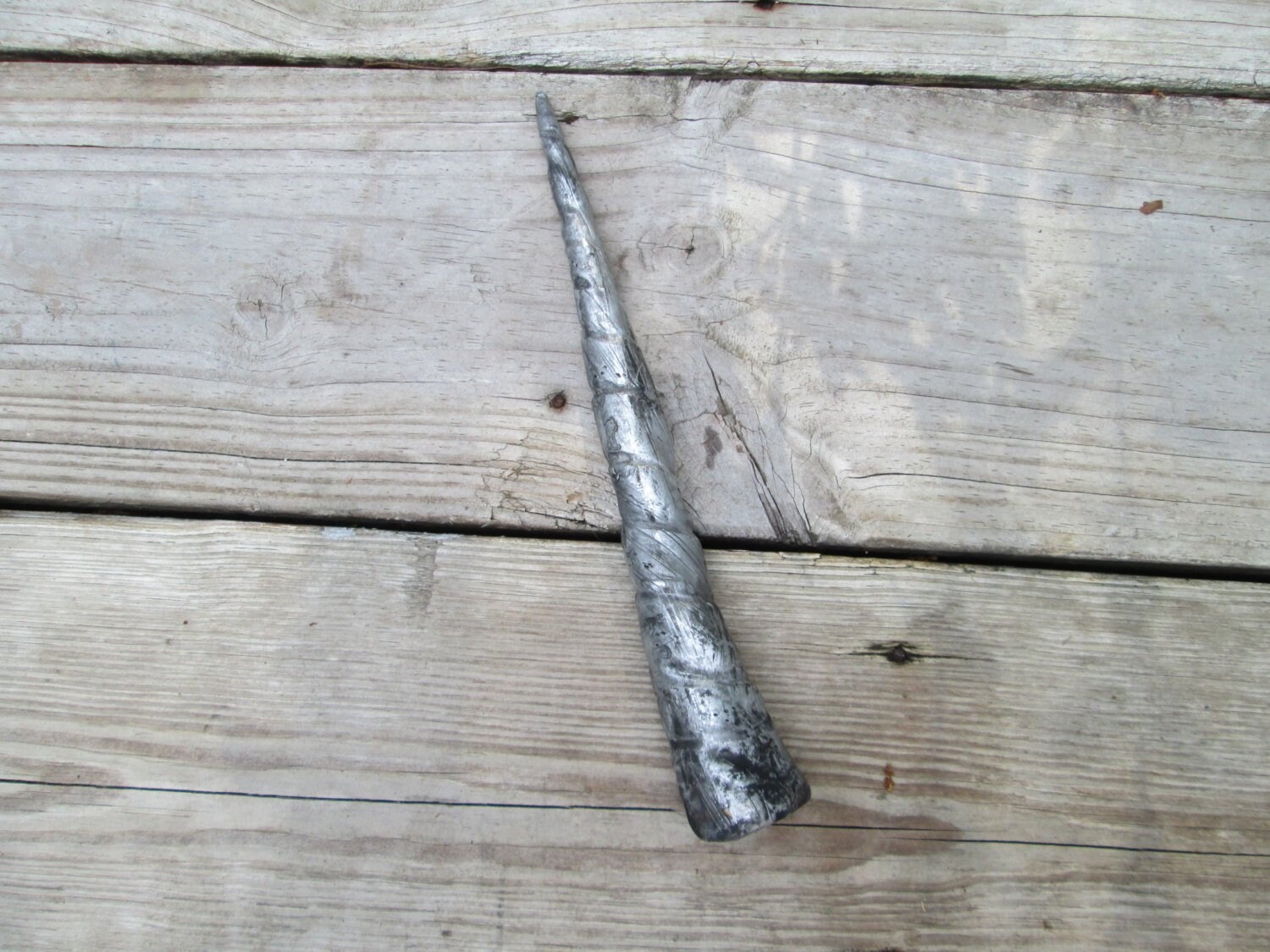Trachtenhorn, Unicorn Kostümhorn, Slender Silver Horn, Handgemacht, Sonderanfertigung, Spiralhorn Trachtenhorn, Unicorn Kostümhorn, Slender Silver Horn, Handgemacht, Sonderanfertigung, Spiralhorn von MysticRealmsArtist