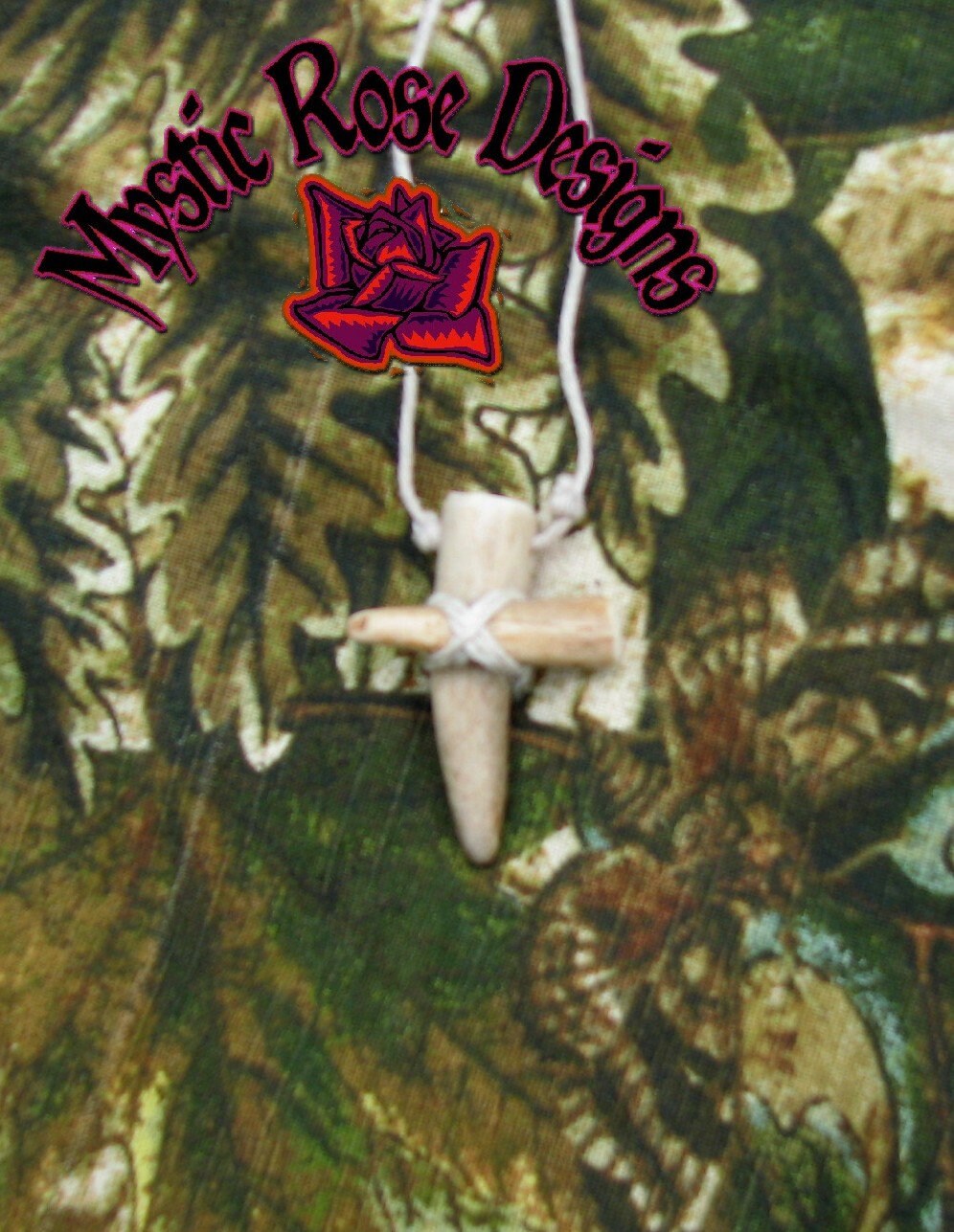 Geschnitztes Geweih Jäger-Kreuz Geschnitztes Geweih Jäger-Kreuz von MysticRoseDesigns