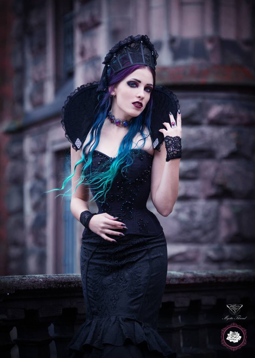 Gothic Victorian Queen Neck Kragen Aus Schwarzer Spitze Mit Filigranen Stanzformen Gothic Victorian Queen Neck Kragen Aus Schwarzer Spitze Mit Filigranen Stanzformen von MysticThreadDesigns