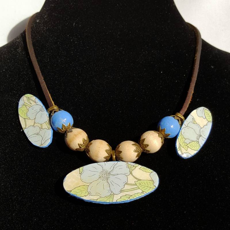 Blaue Blumen Halskette von MysticTrinketShop