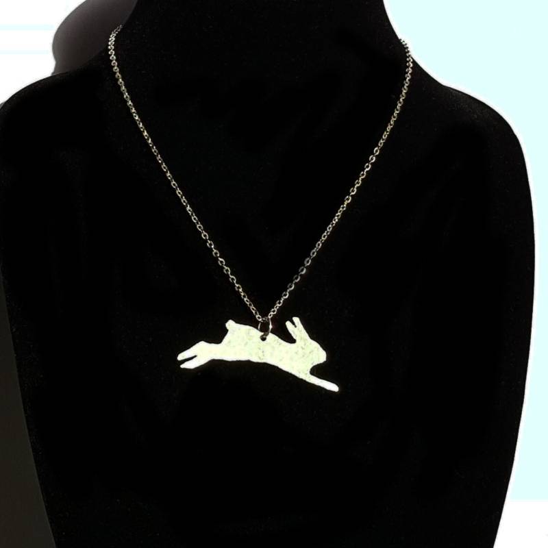 White Rabbit Halskette, Kaninchen Anhänger von MysticTrinketShop