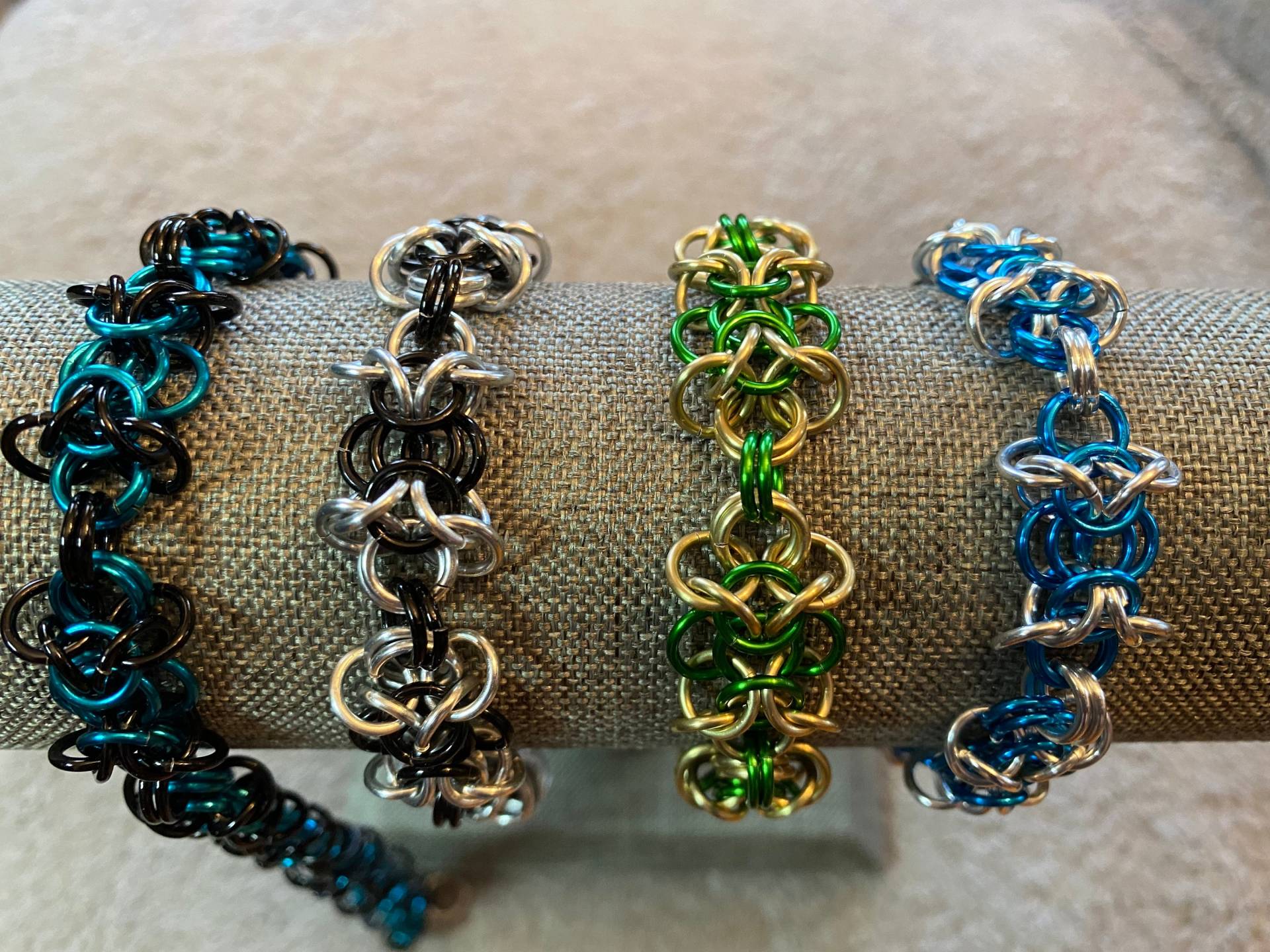 Orc Kette Webarmbänder Orc Kette Webarmbänder von MysticalMailleDesign