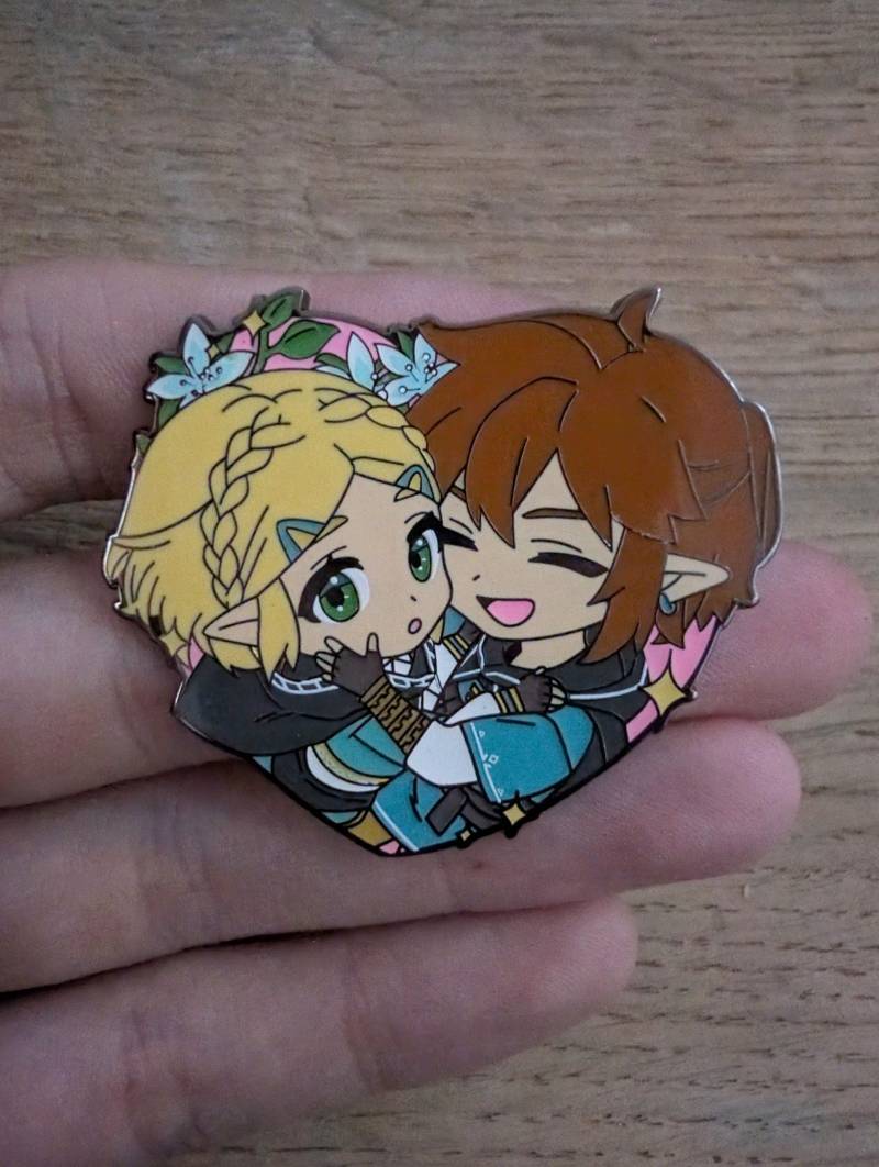 Zelda & Link Inspirierter - Chibi Herz Emaille Pin von MystikaStoreDE