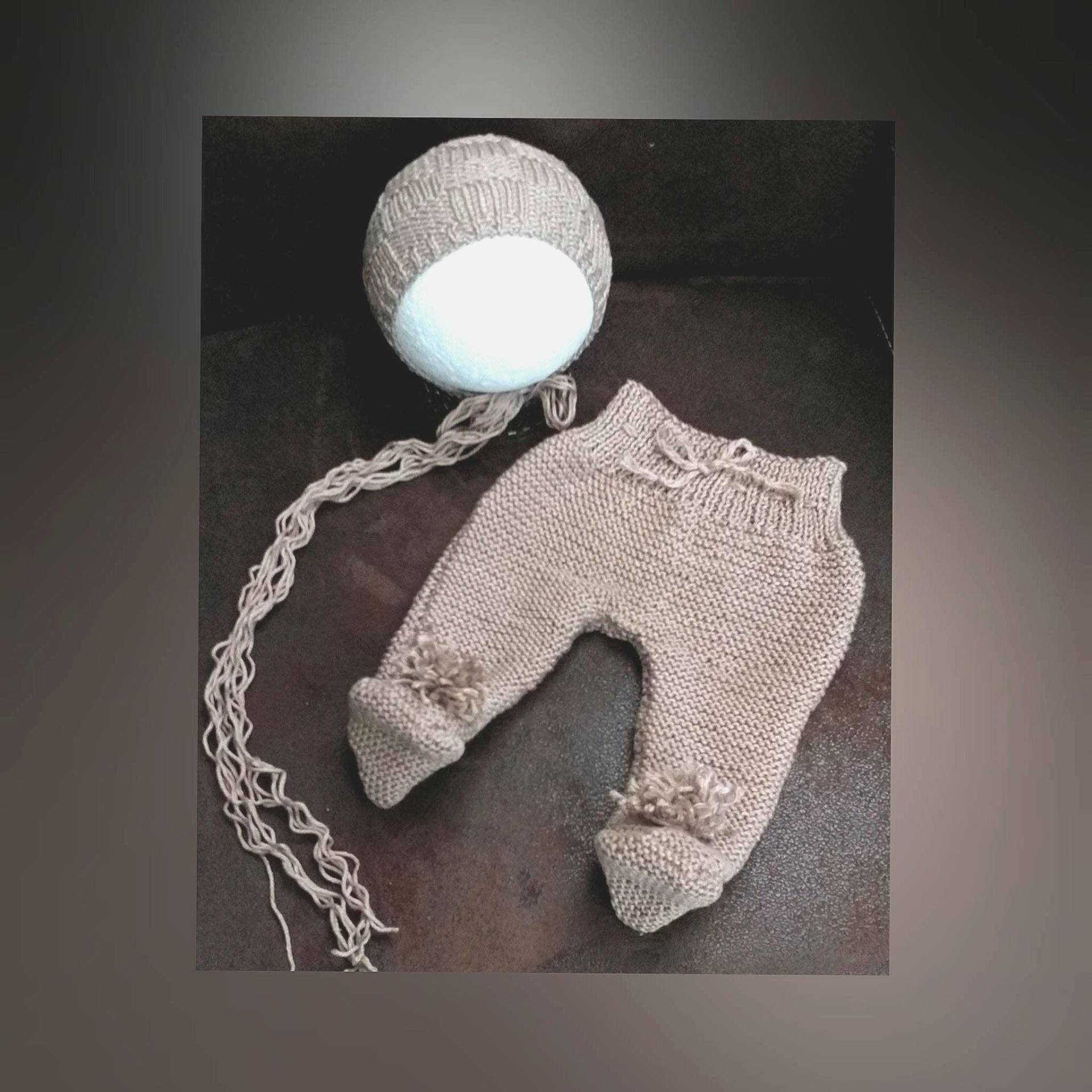 Neugeborenen-Set „Mellow", Eine Gestrickte Babyhose Und Mütze von Mysunshinepearls