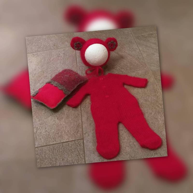 Newborn Teddy Set Bestehend Aus Einem Strampler, Einer Bärenhaube Mit Blumen An Sicherheitsnadel Und Als Gratisgeschenk Ein Posingkissen in von Mysunshinepearls