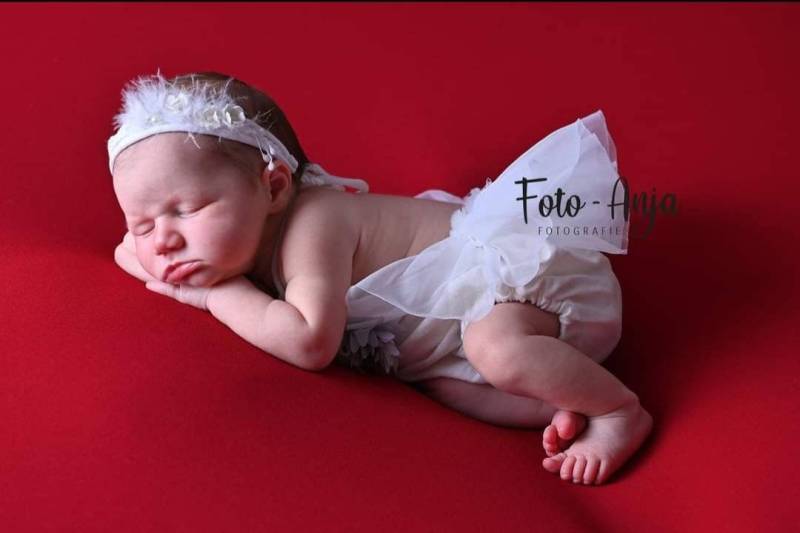 Raffhalter „Newborn Flower" in Weißen Farbtönen von Mysunshinepearls