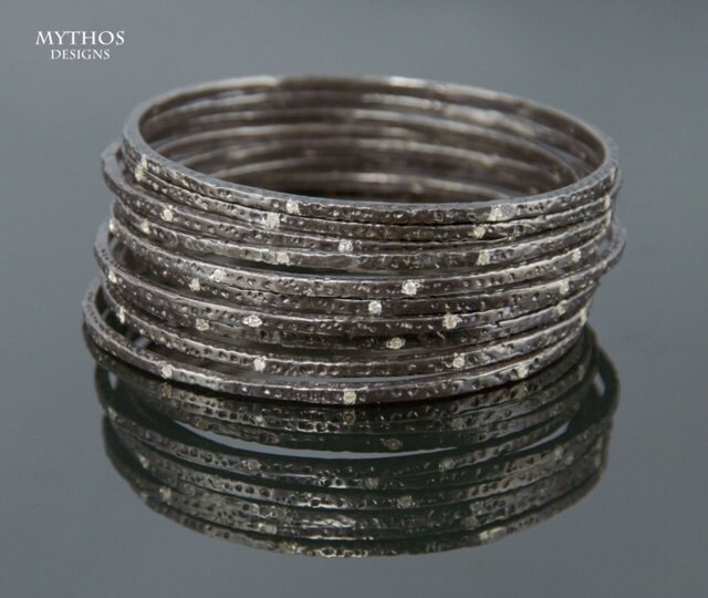 Echte Diamant Stapelbare Armreif in Sterling Silber Mit Schwarzen Rhodium Finish Stack Von 5 von MythosLaJolla