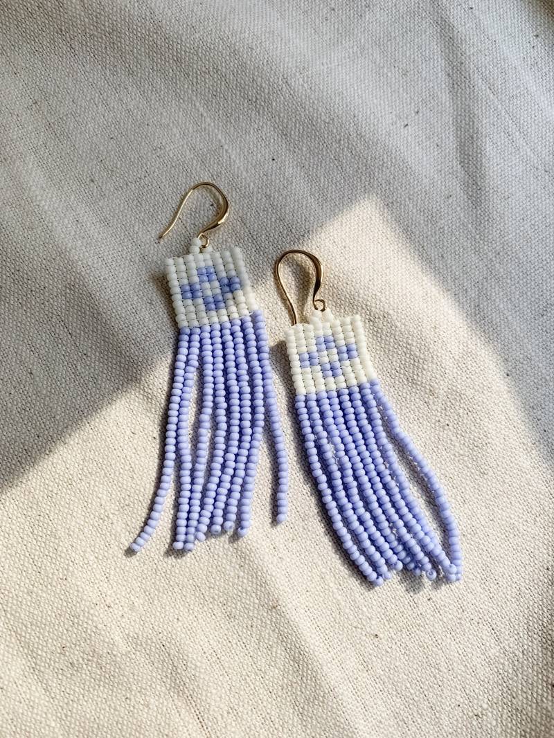 Handgemachte Perlen Fransen Ohrringen in Baby Blau Und Beige Ohrringe Geschenk Für Sie Frühling Handgemachte Perlen Fransen Ohrringen in Baby Blau Und Beige Ohrringe Geschenk Für Sie Frühling von MythxCraft