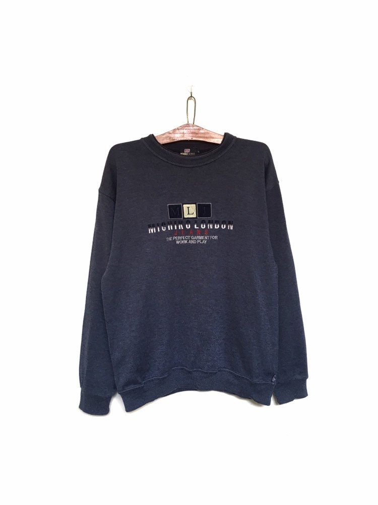Michiko London Jeans Big Spell Out Logo Stickerei Seltenes Rundhals Sweatshirt Pullover/Größe Large von MzClothingShop
