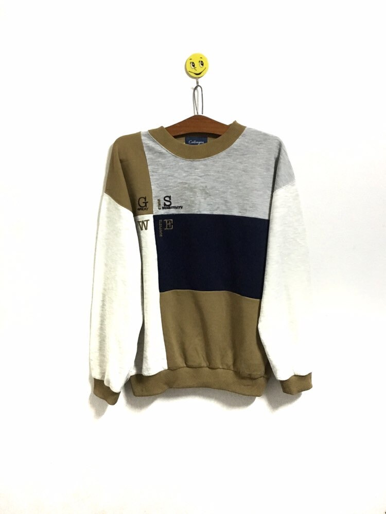 Selten Great World Sensibilität Eleganz Rundhals Sweatshirt Pullover Stickerei Kleines Logo Spell Out/Fashion/Sportswear/Größe Medium von MzClothingShop