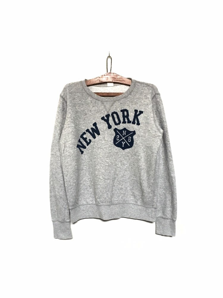Selten New York Big Print Logo Spell Out Pullover Rundhals Sweatshirt Pullover/New City/Fashion Size Large von MzClothingShop